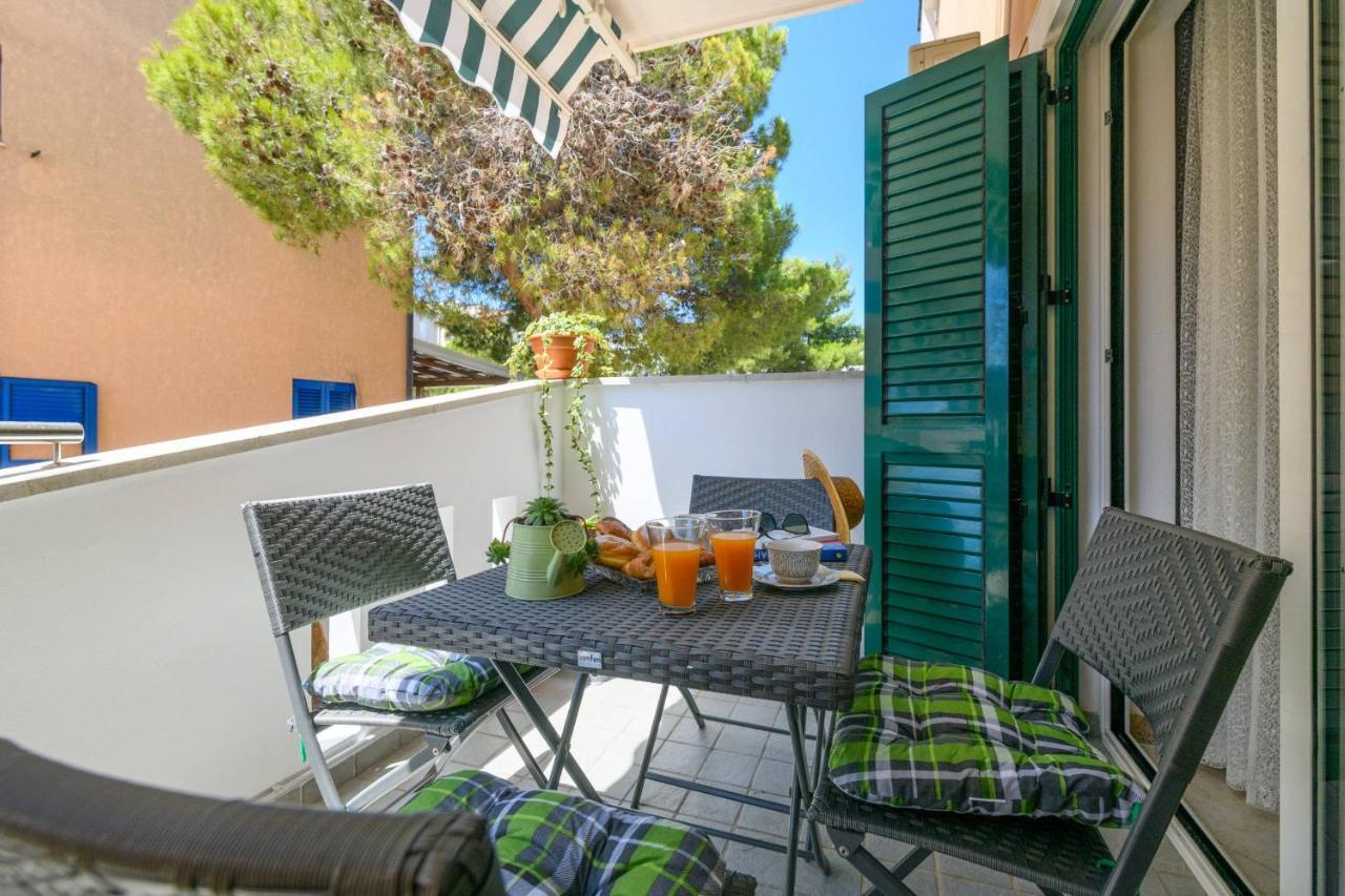 Apartment Sea Premantura Exterior photo