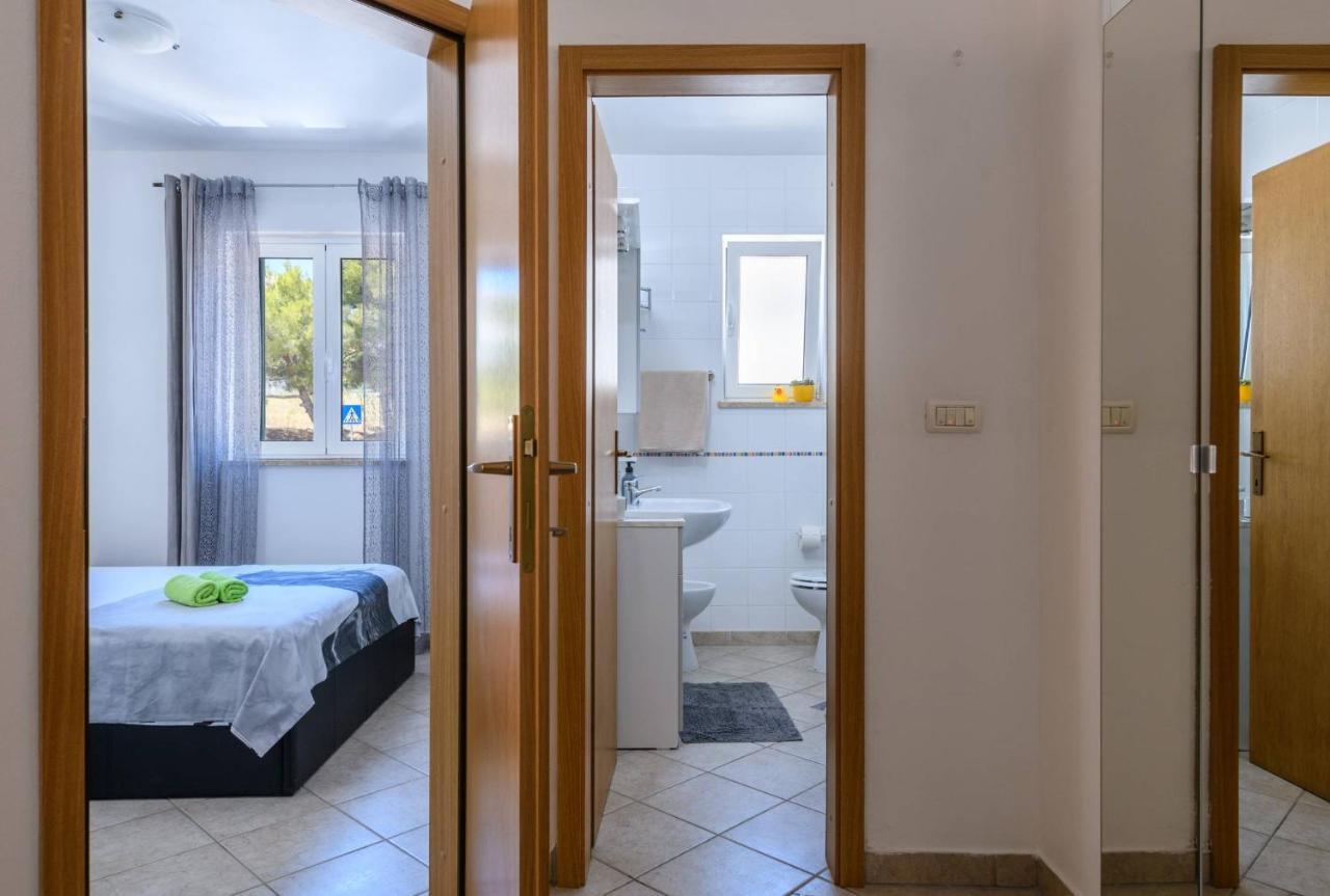 Apartment Sea Premantura Exterior photo